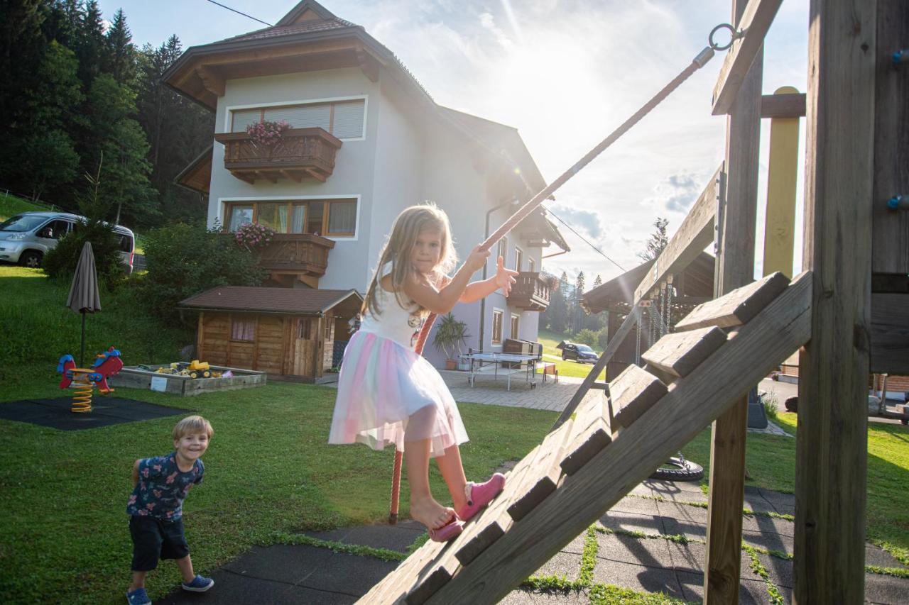שלניצן Chalets Und Apartments Hauserhof Nassfeld מראה חיצוני תמונה